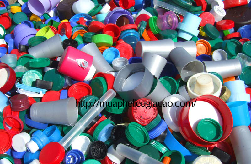 thu mua phế liệu nhựa giá cao
